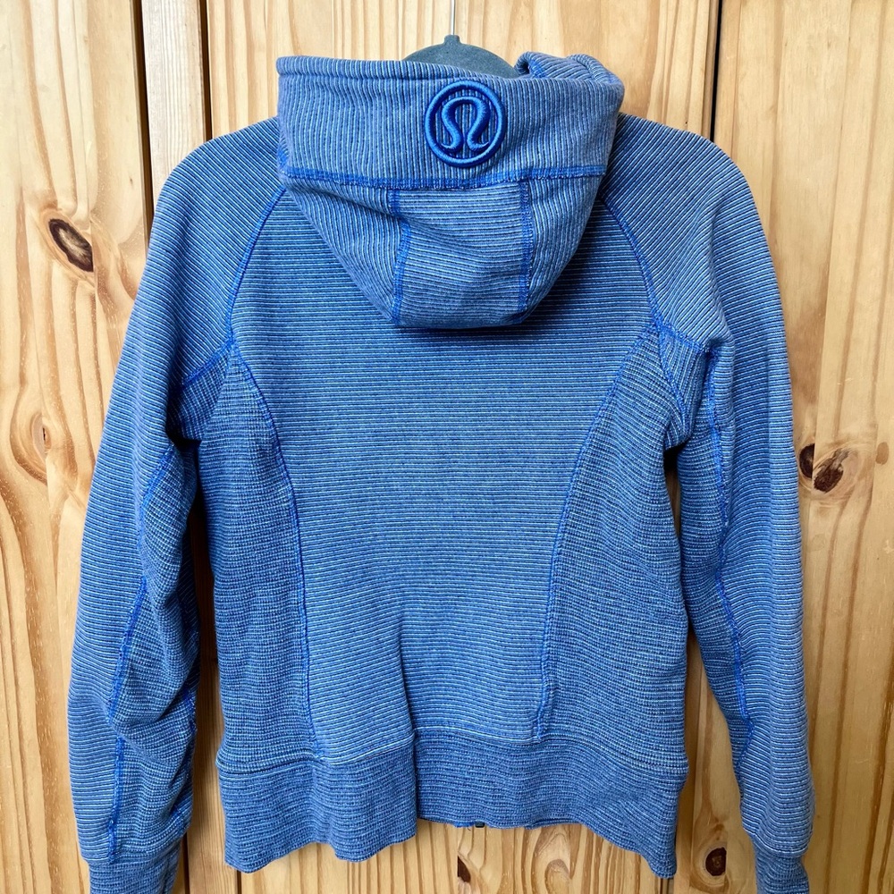 Lululemon Scuba Hoodie, Size 6 Blue Stripe